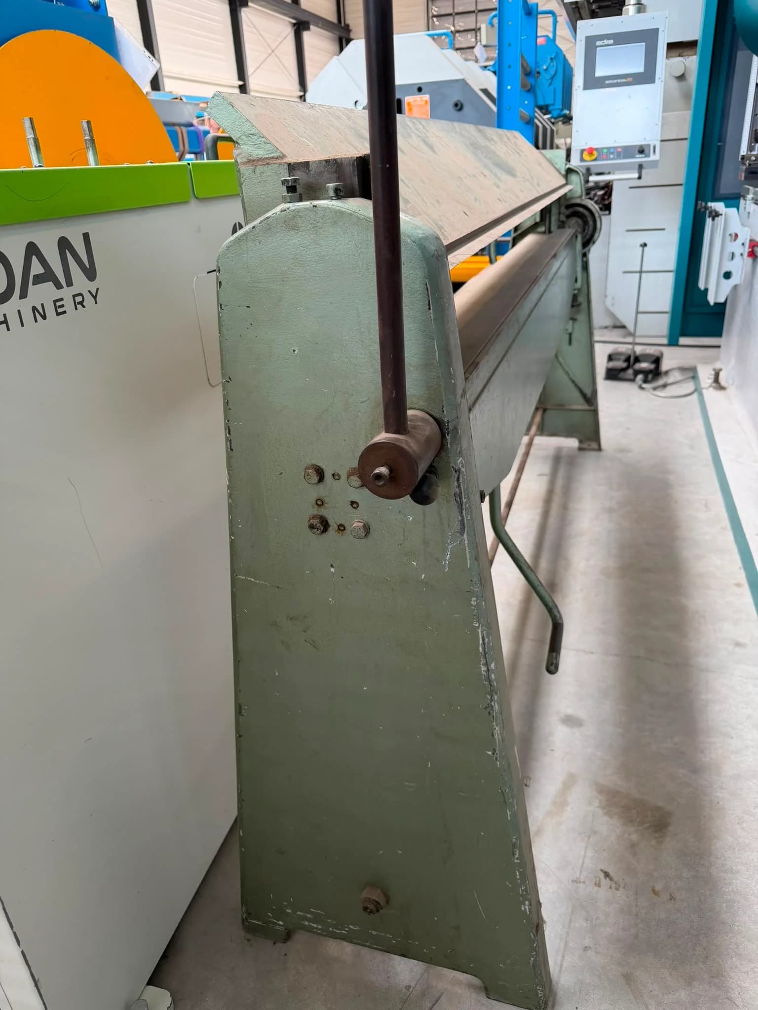 Schwenkbiegemaschine AS 2