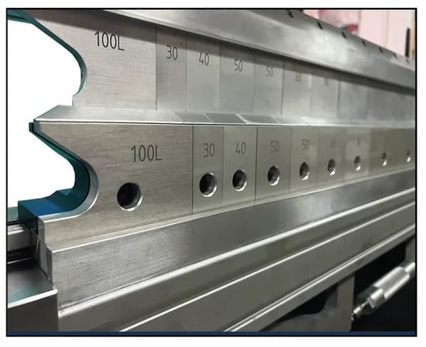 Segment-Abkantmaschine BRO 70 XS