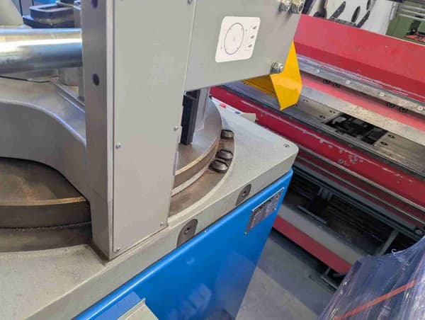 Aluminium-Unterflurkreissäge Pertici Univer 50