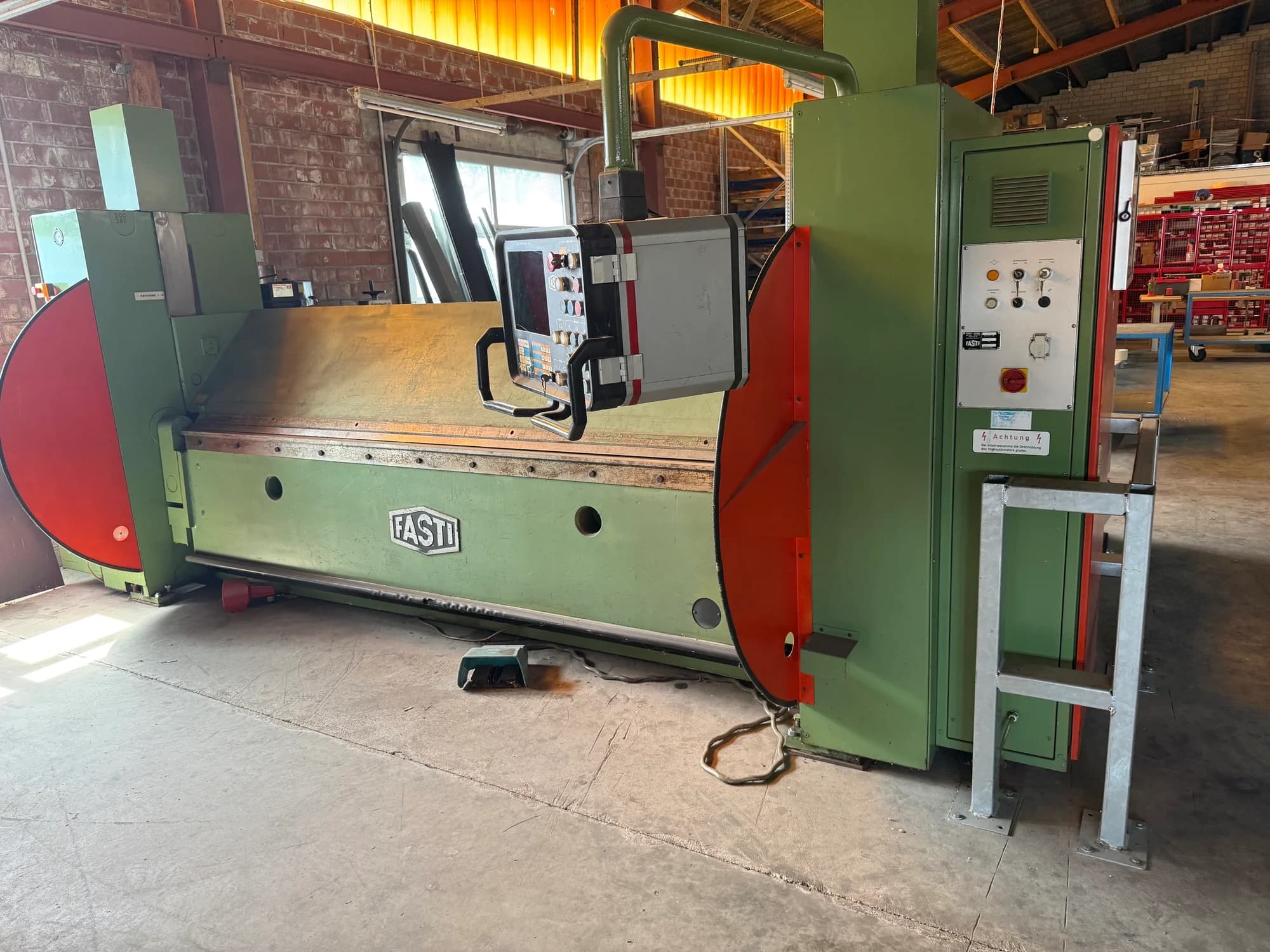 Schwenkbiegemaschine Fasti 215-32-4