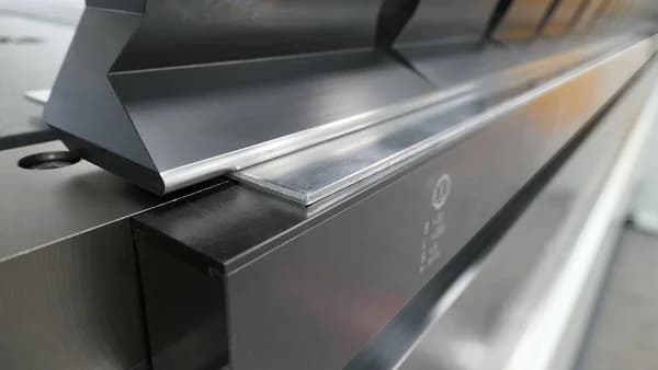 Schwenkbiegemaschine GIGAbend RAS 76.30