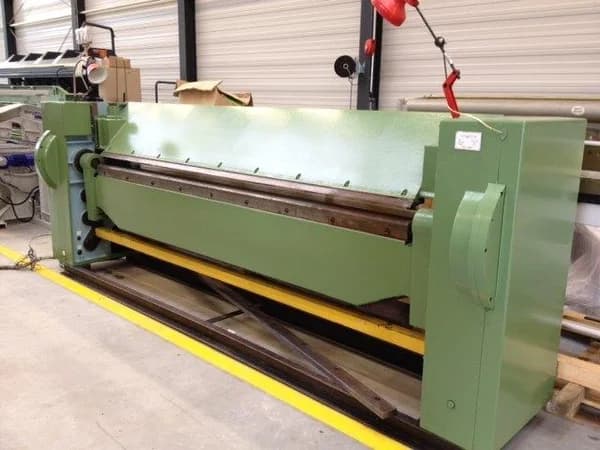 Schwenkbiegemaschine Ozamech KM 3000-2,5