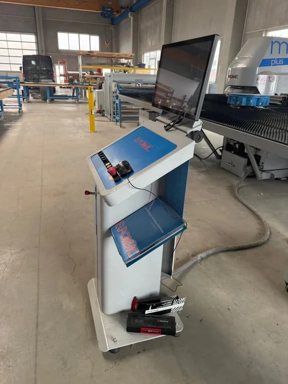 Stanz- und Nibbelmaschine EUROMAC MTXR-Flex 1250/30 -2500 Auti