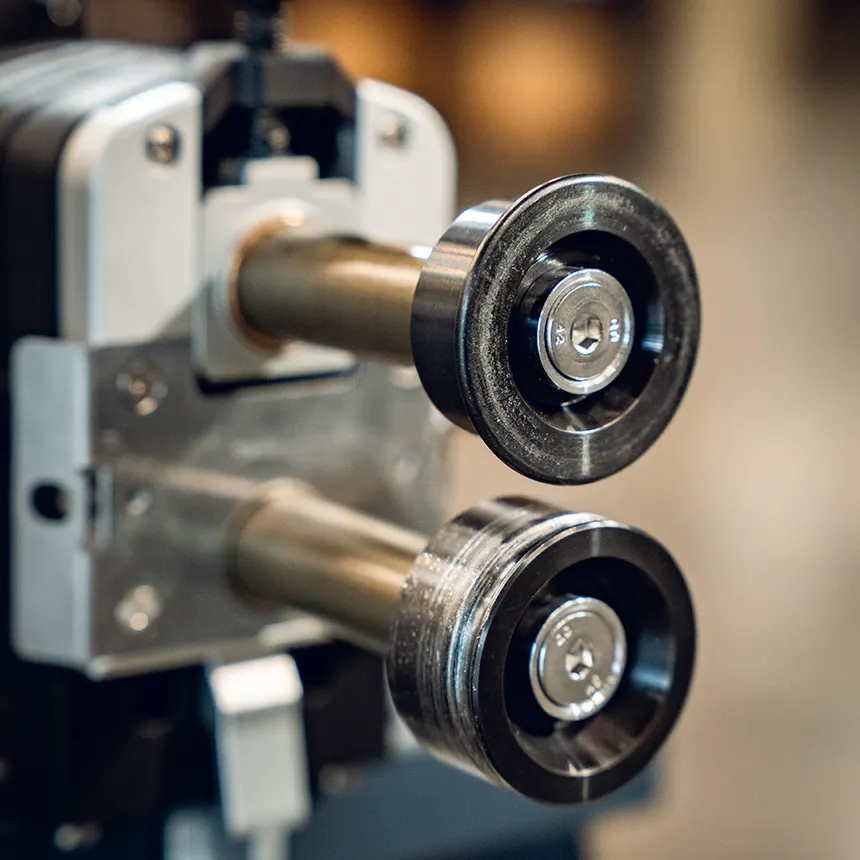 Buschmann Accu Beader: Revolution in der Blechbearbeitung dank Mobilität und Vielseitigkeit